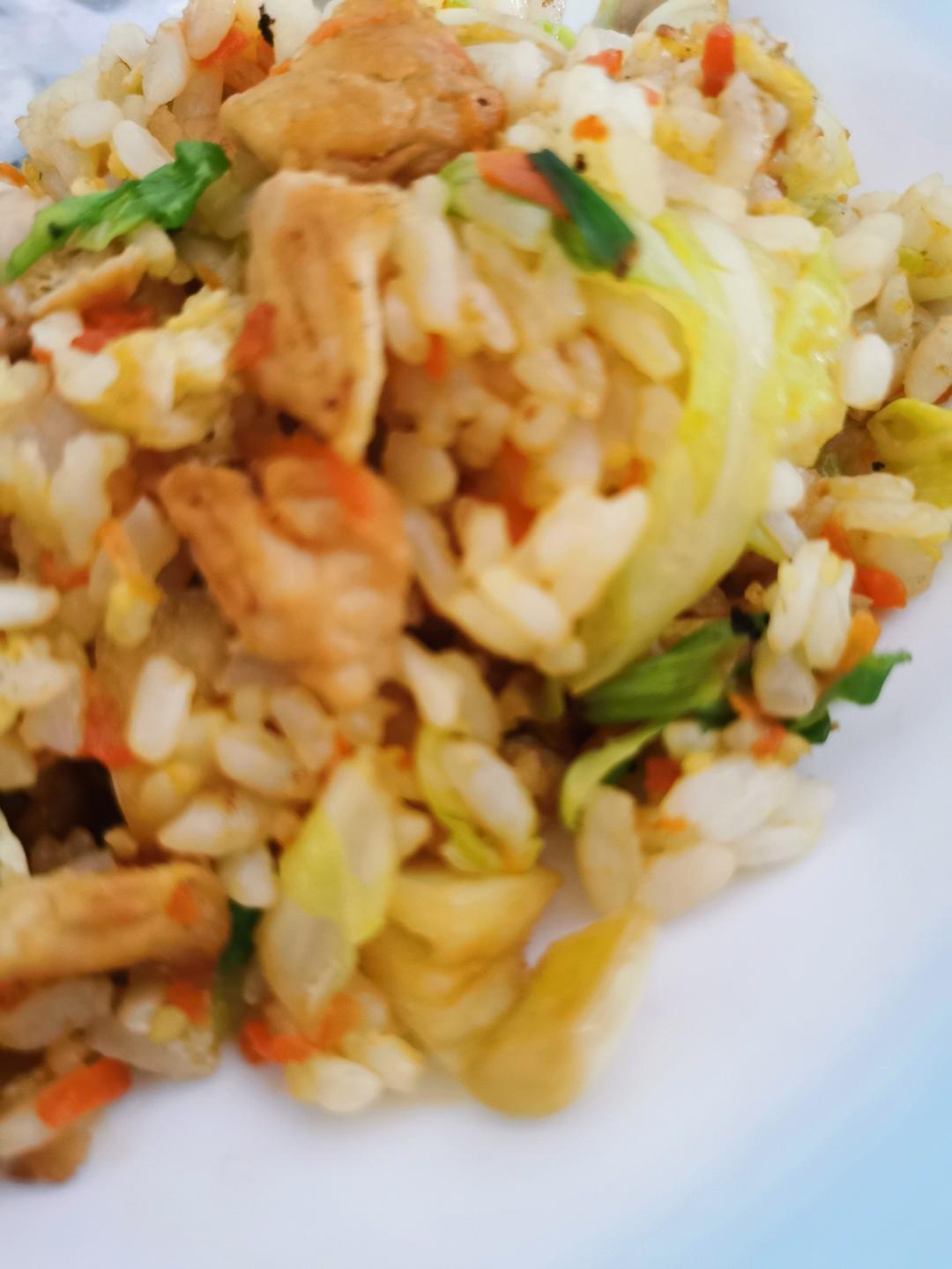 鸡胸肉杂蔬炒饭