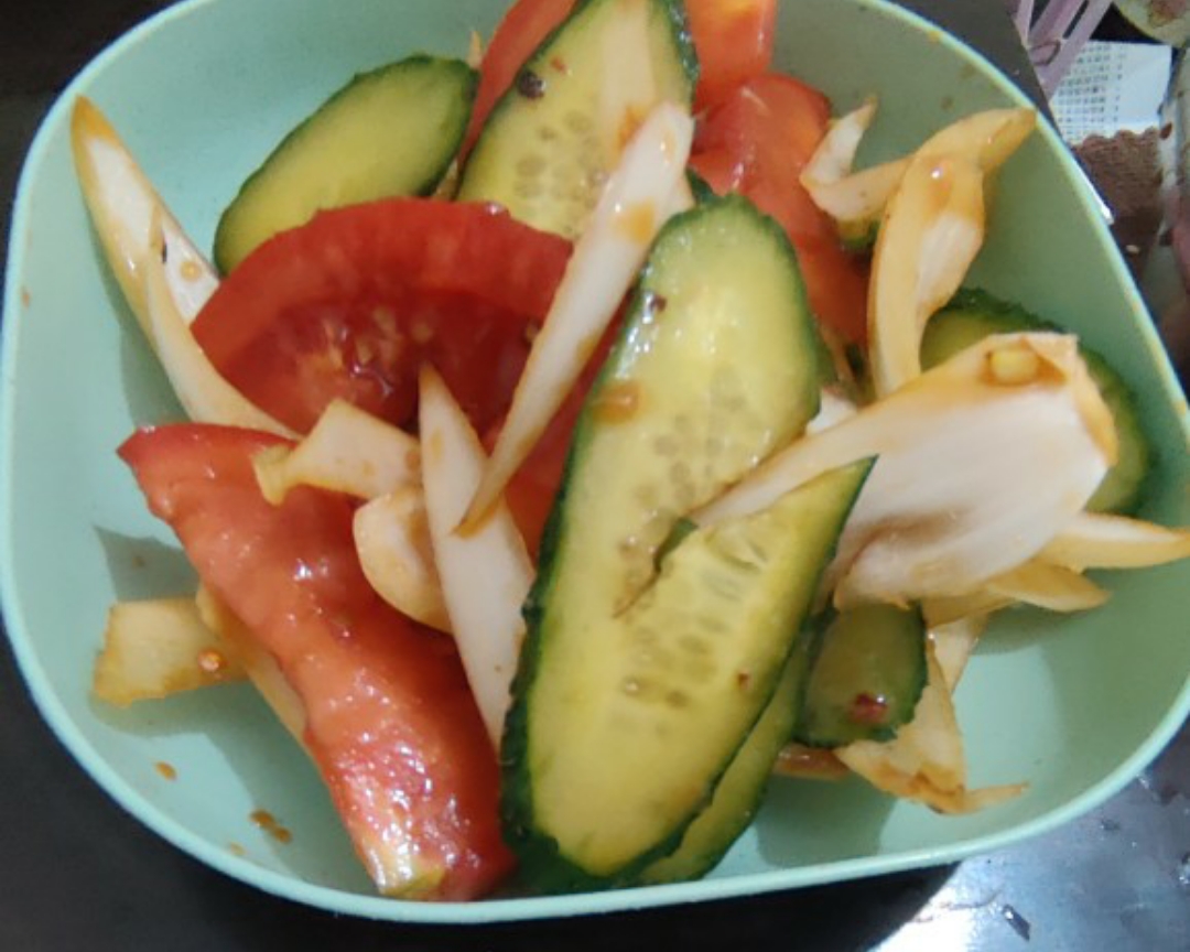 黄瓜拌西红柿的做法 步骤7