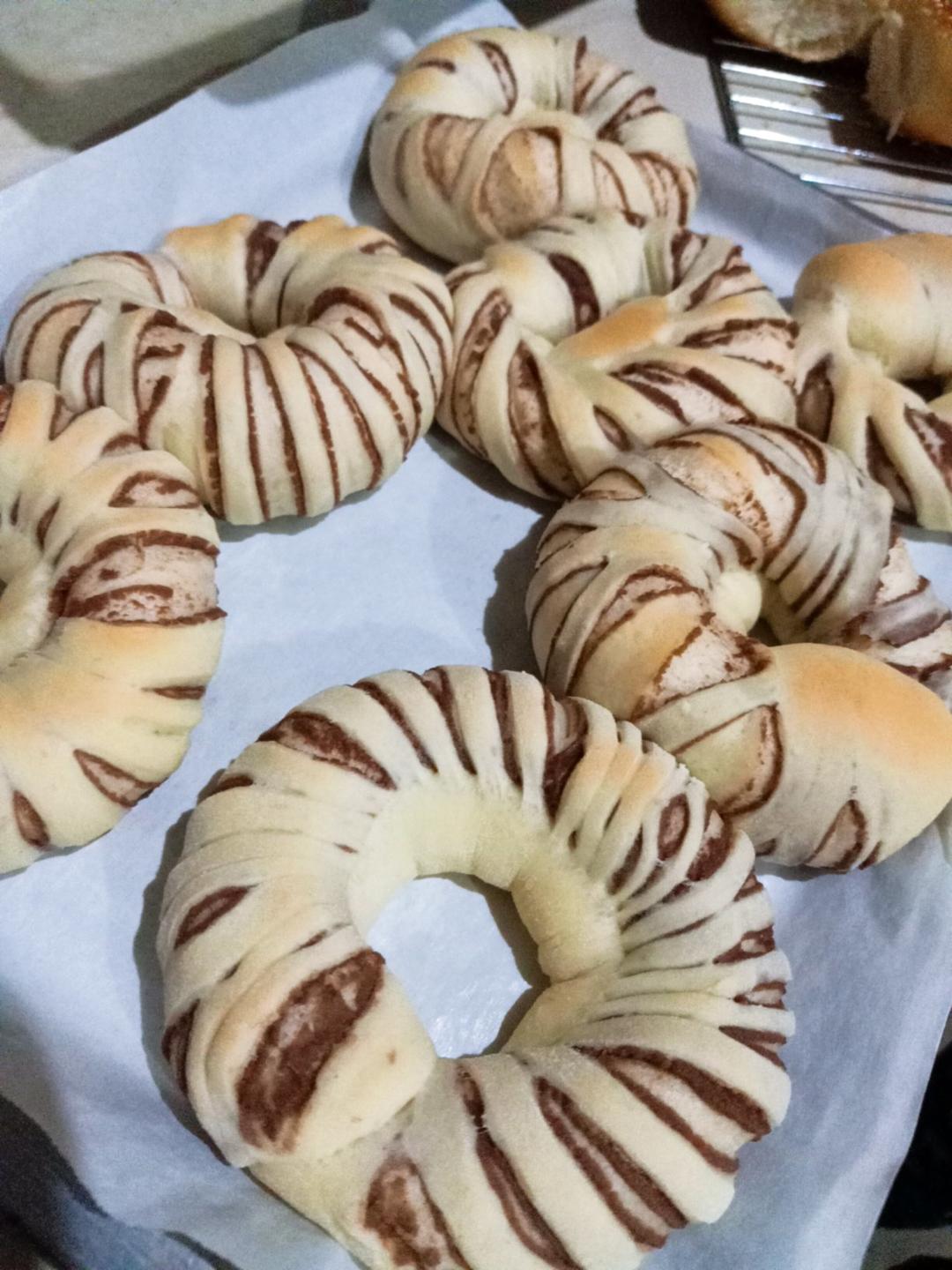 简单易学的红豆沙面包圈