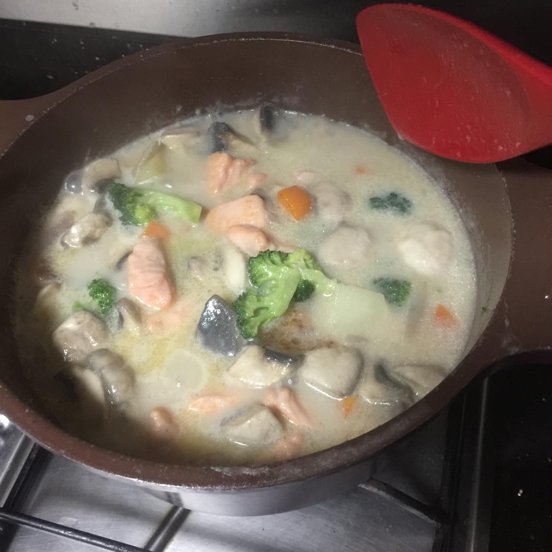 三文鱼奶油炖菜+芝士焗饭【曼食慢语】