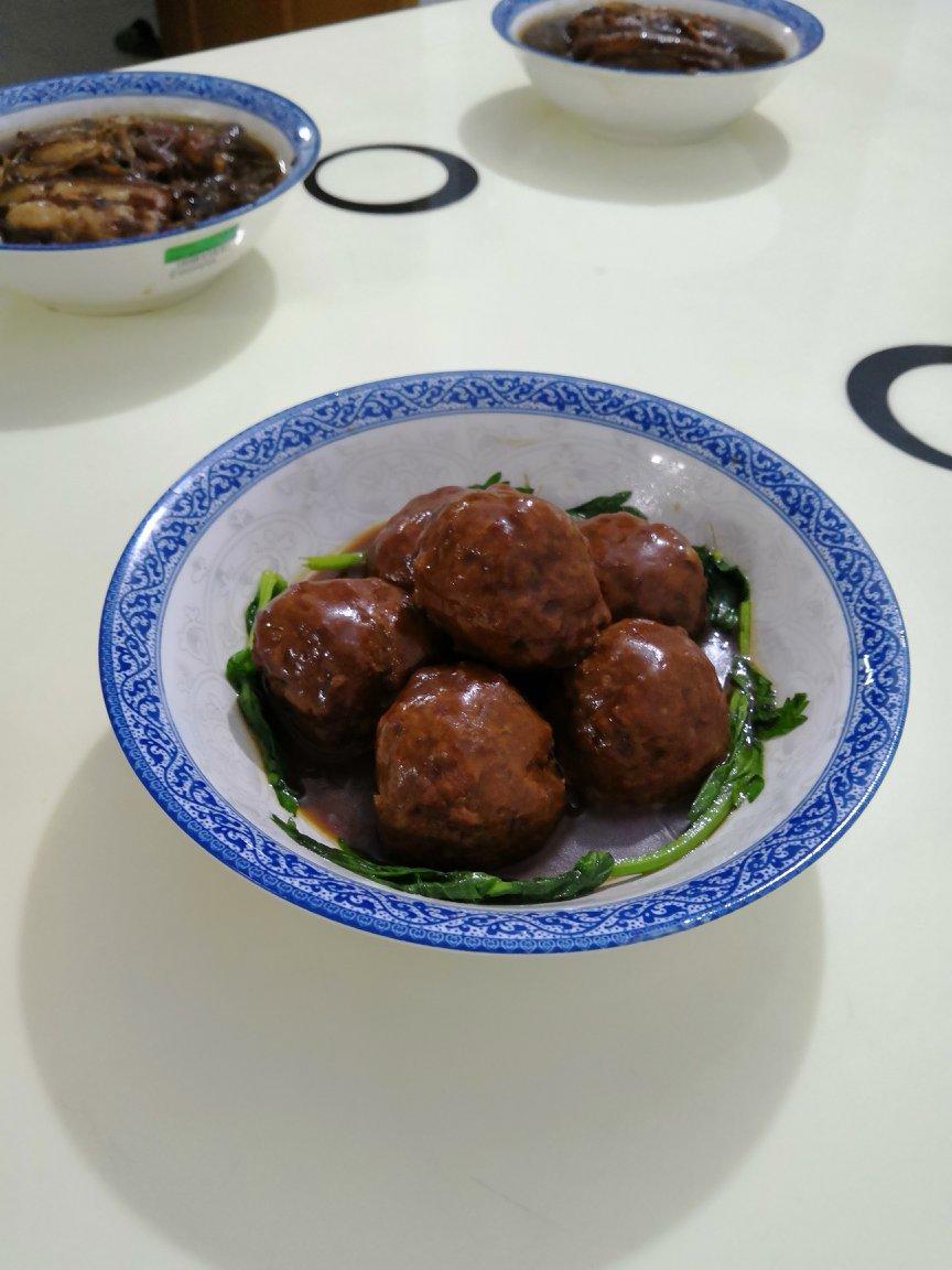 四喜丸子/红烧狮子头 Chinese Meatballs