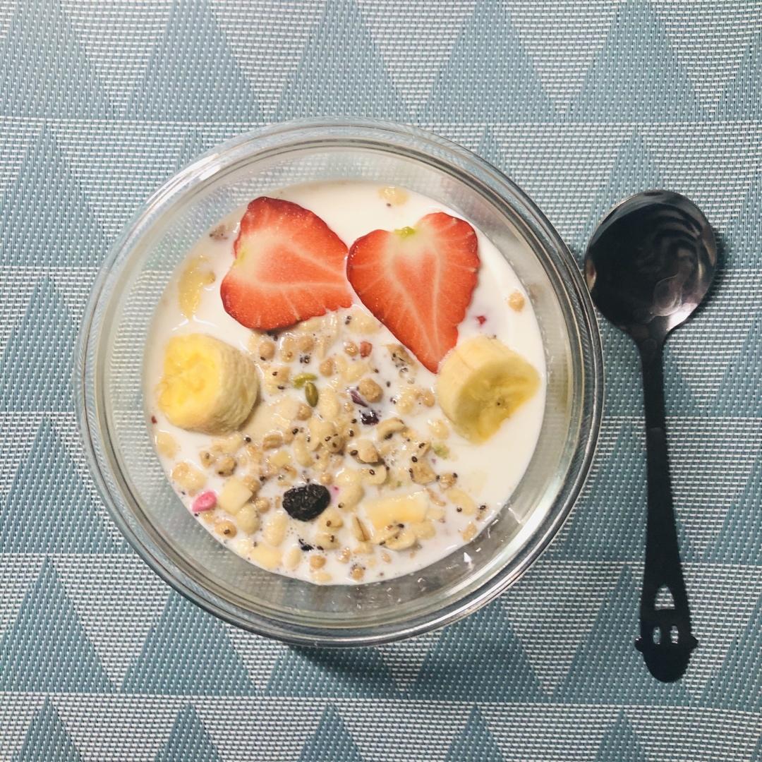 多口味牛奶钢切早餐燕麦粥丨健康·三餐