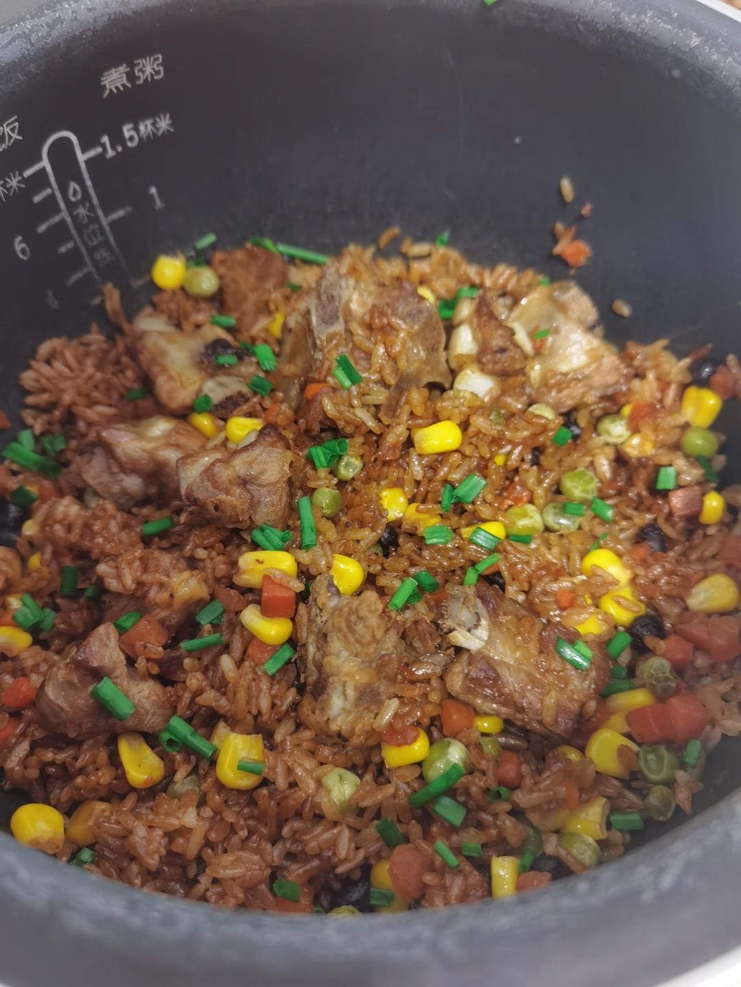 【排骨焖饭】