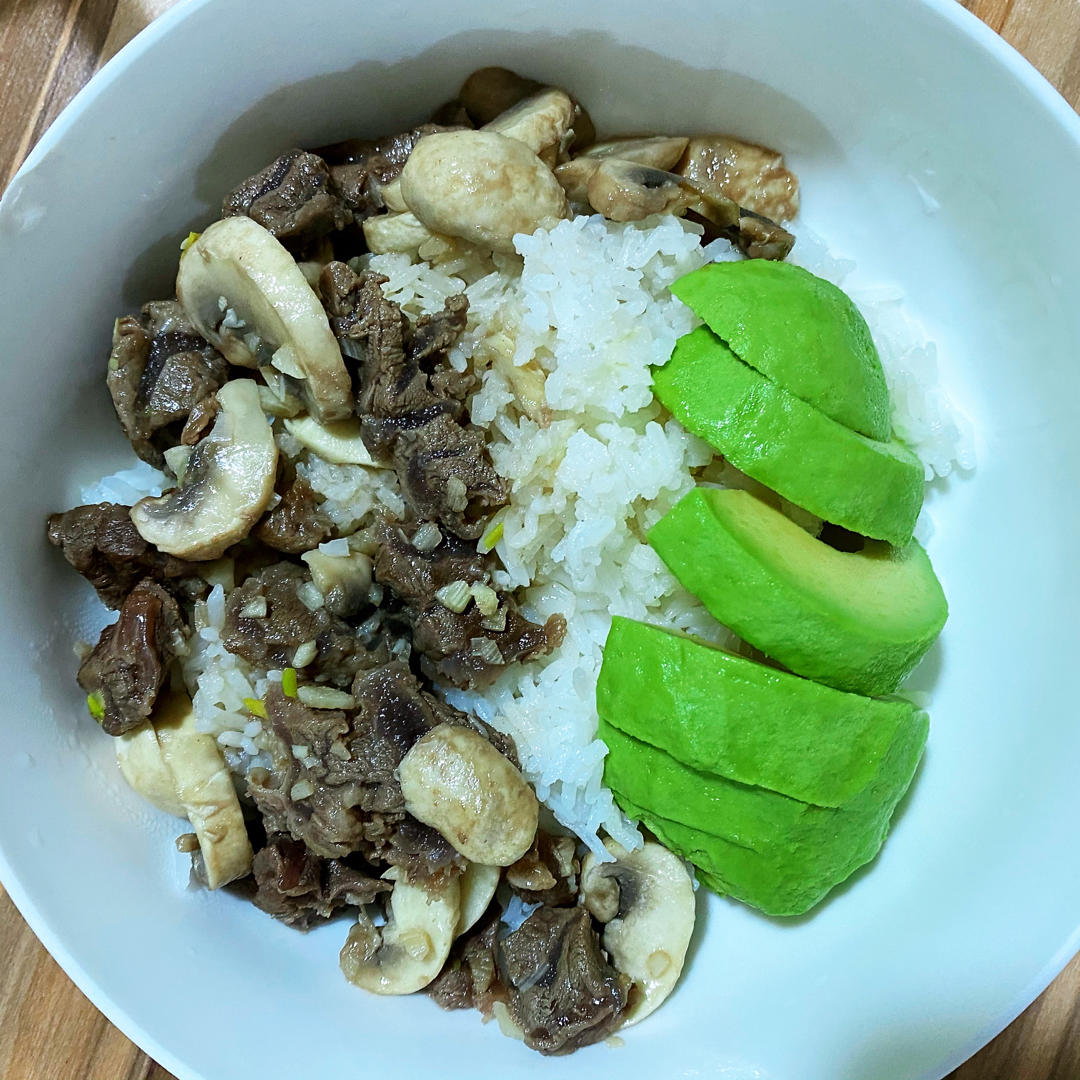 蒜香口蘑牛肉粒（极品和风拌饭！）
