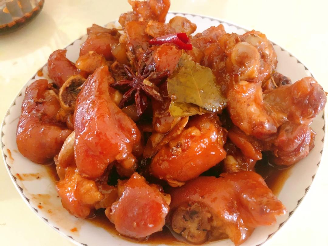 美味的家常菜：红烧猪蹄