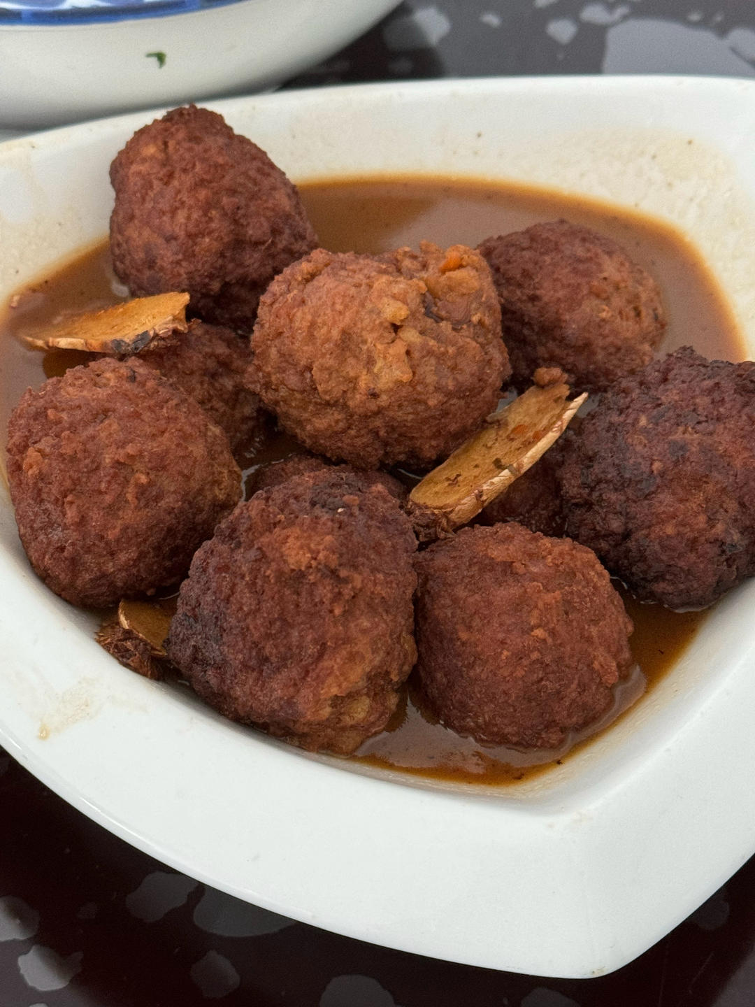 简单的红烧狮子头～拌饭太香了