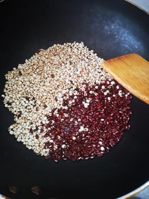 一定要炒制的薏米赤小豆的做法 步骤7