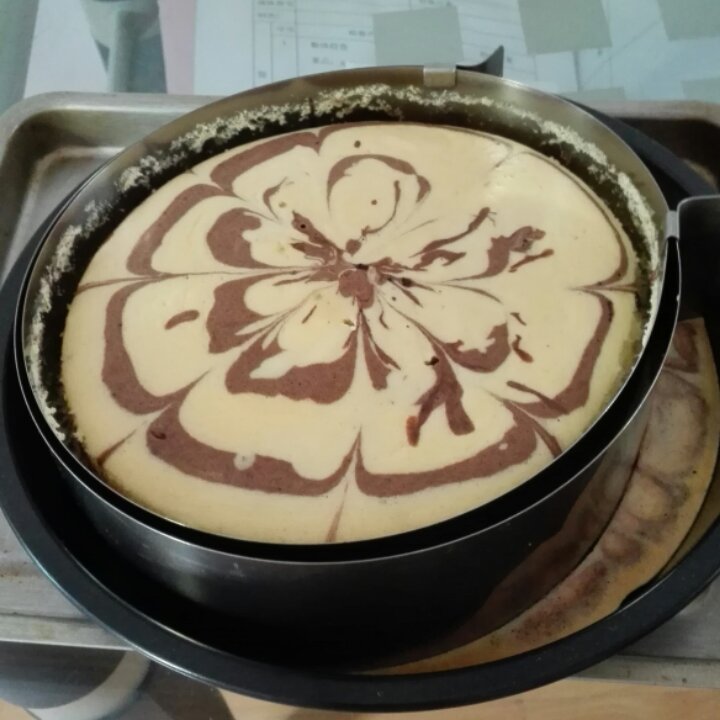 双色拉花戚风蛋糕