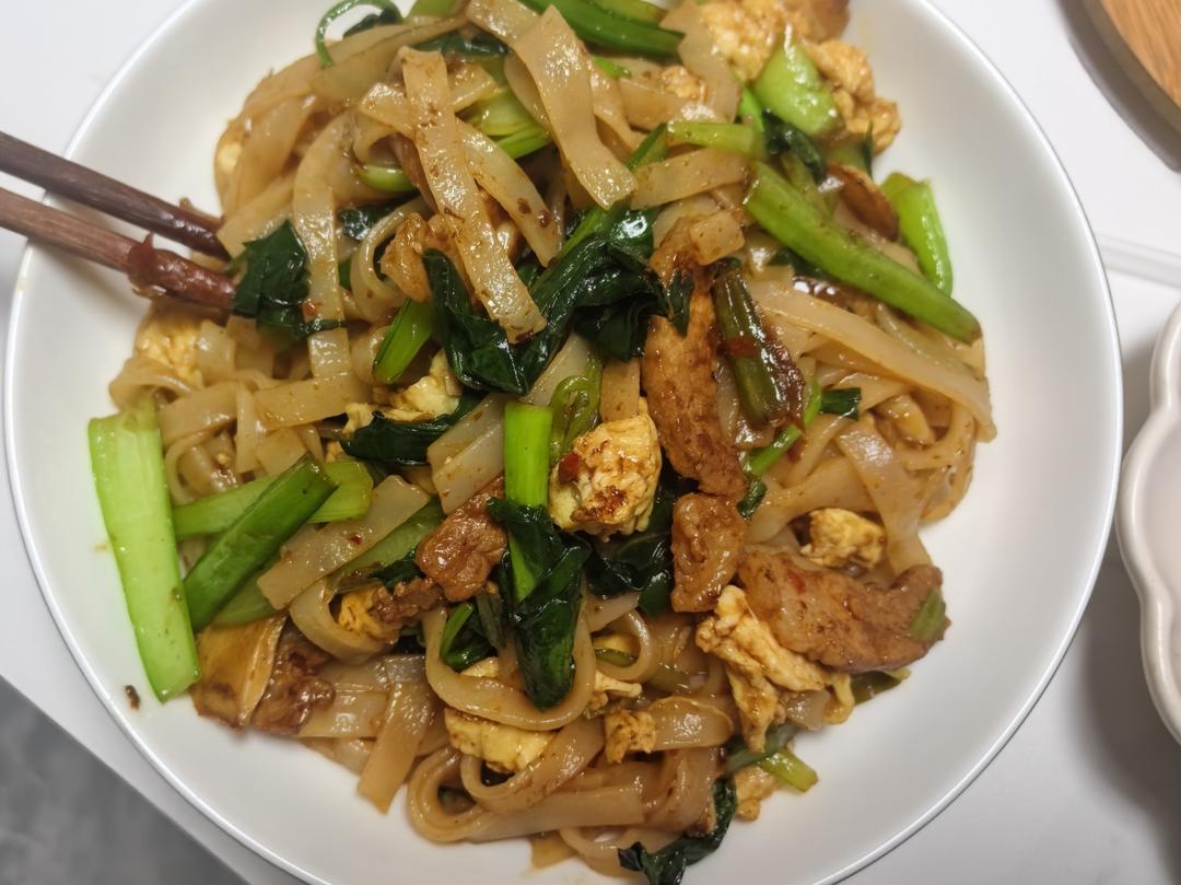 路边摊的炒河粉