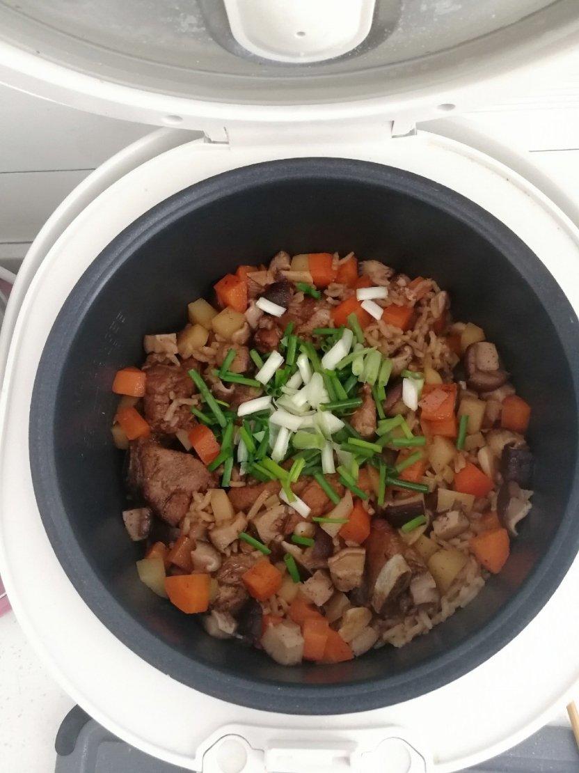 喷香排骨焖饭（爆好吃）