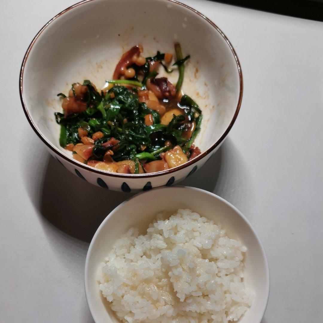 家常韭菜炒鱿鱼须