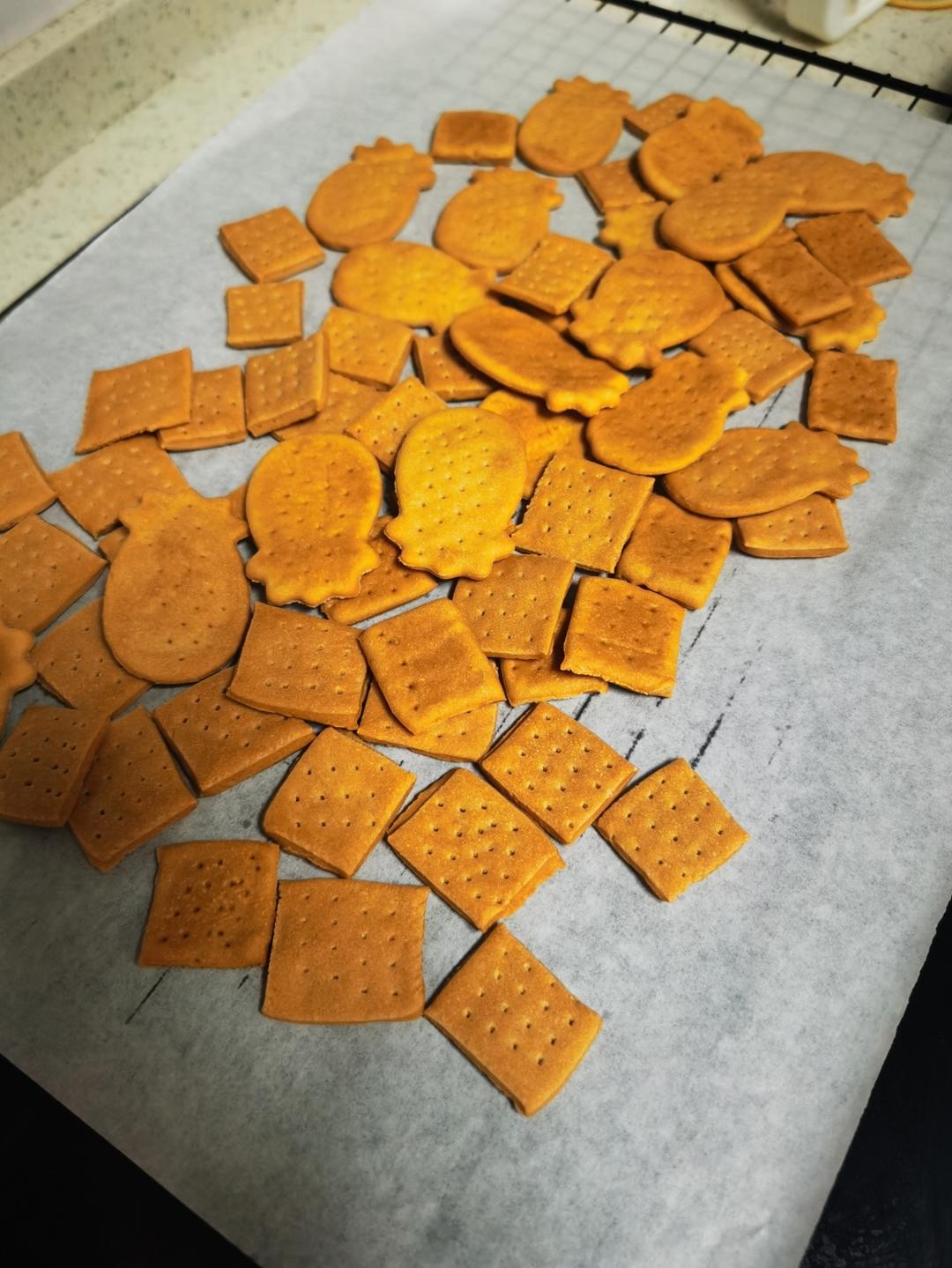 苏打饼干—无糖少油　怕胖的朋友可以试一试哟