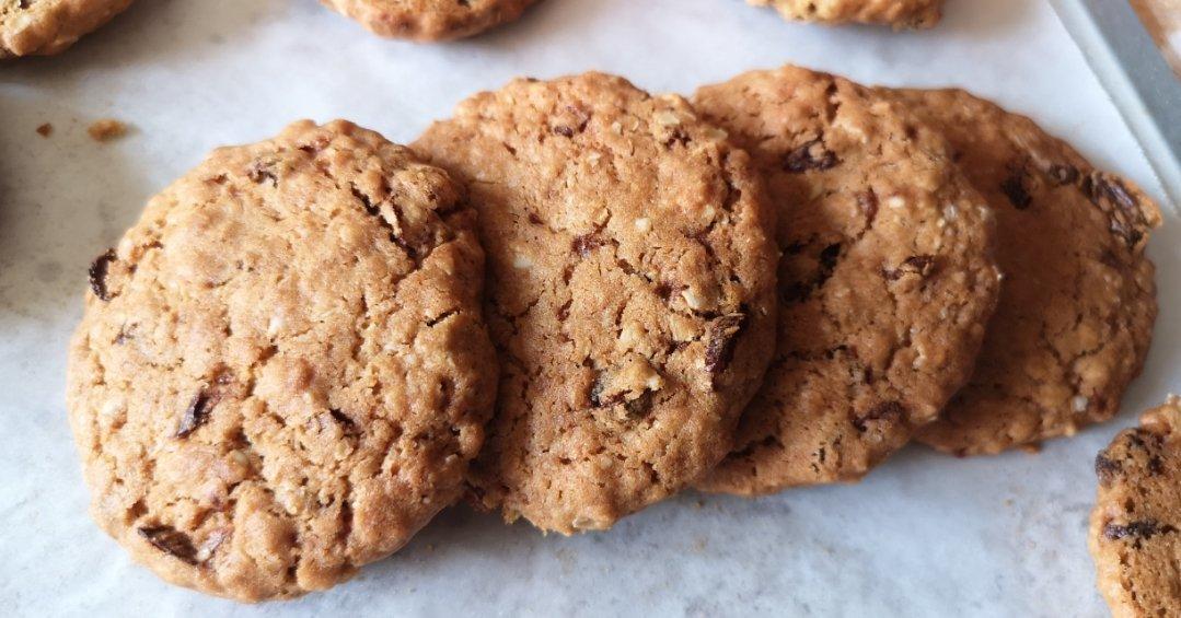 燕麦葡萄干饼干