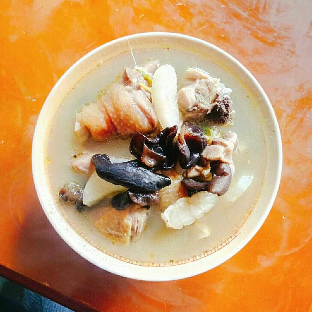 山药炖鸡汤