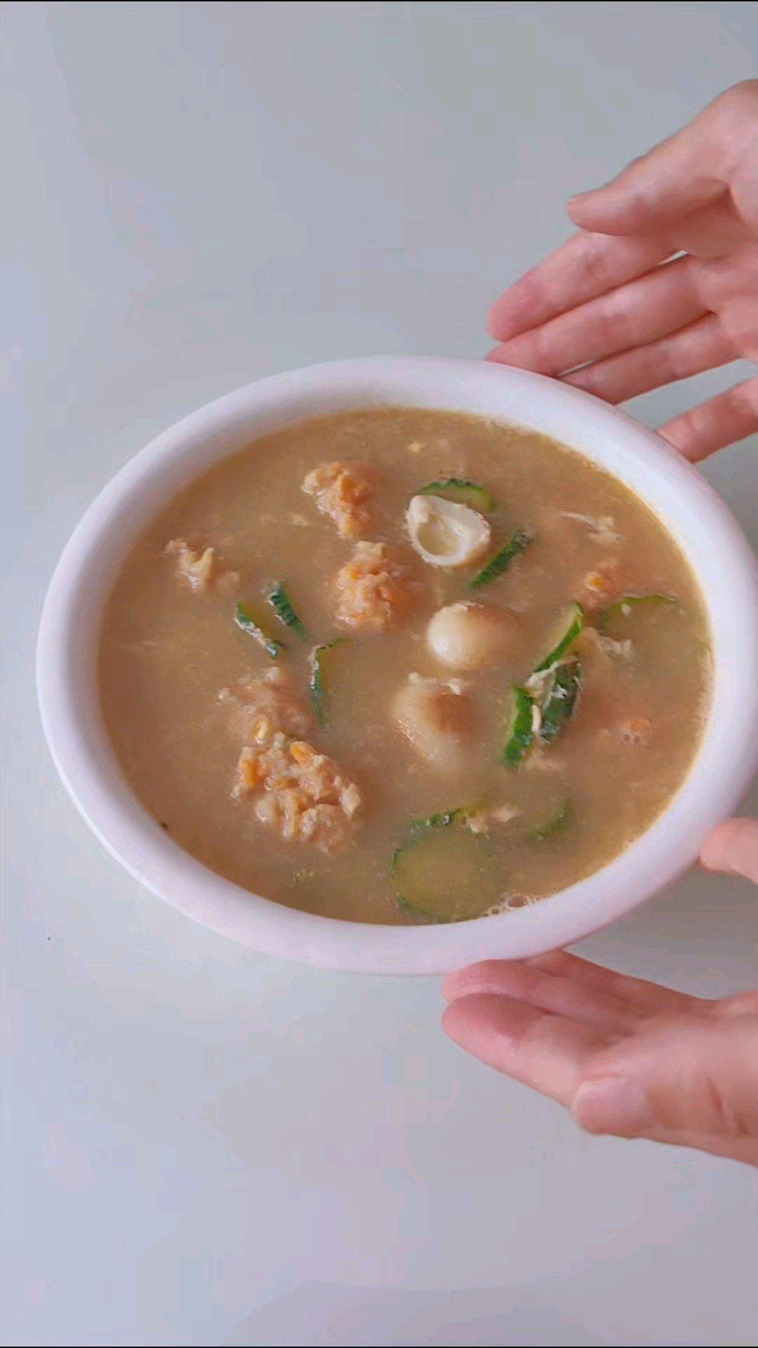 吃剩的饺子馅给它做成：胡萝卜肉丸汤！好喝又营养！再也不怕剩馅了