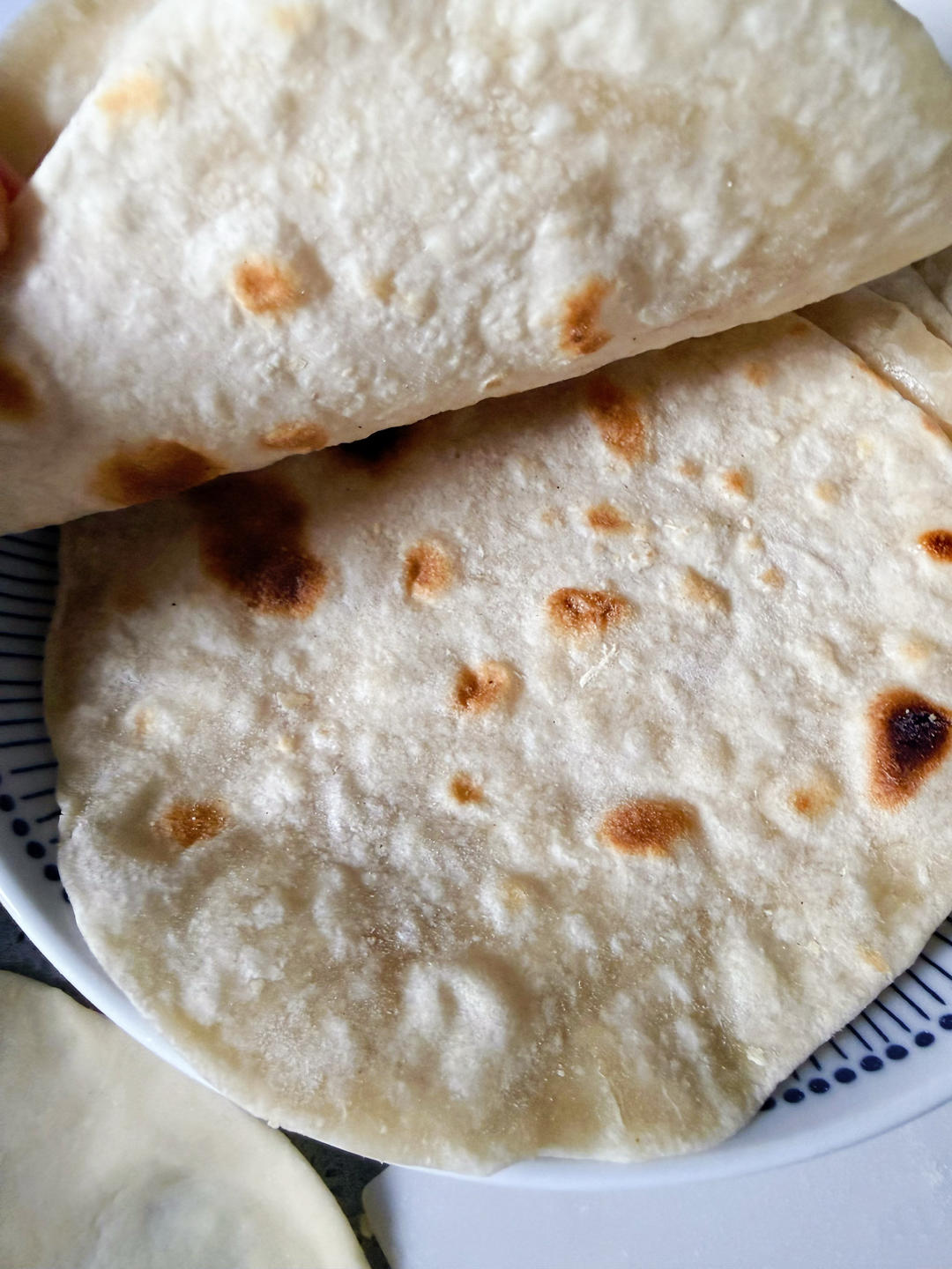 简单好操作的万能薄饼皮｜可卷墨西哥卷可卷烤鸭可口袋饼可鸡蛋灌饼