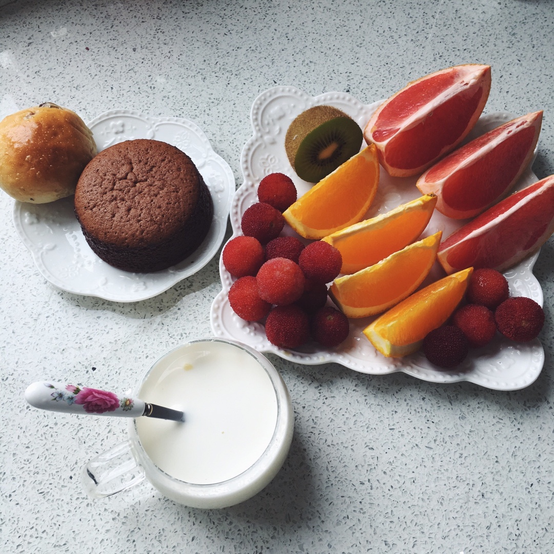 不急不躁吃早餐