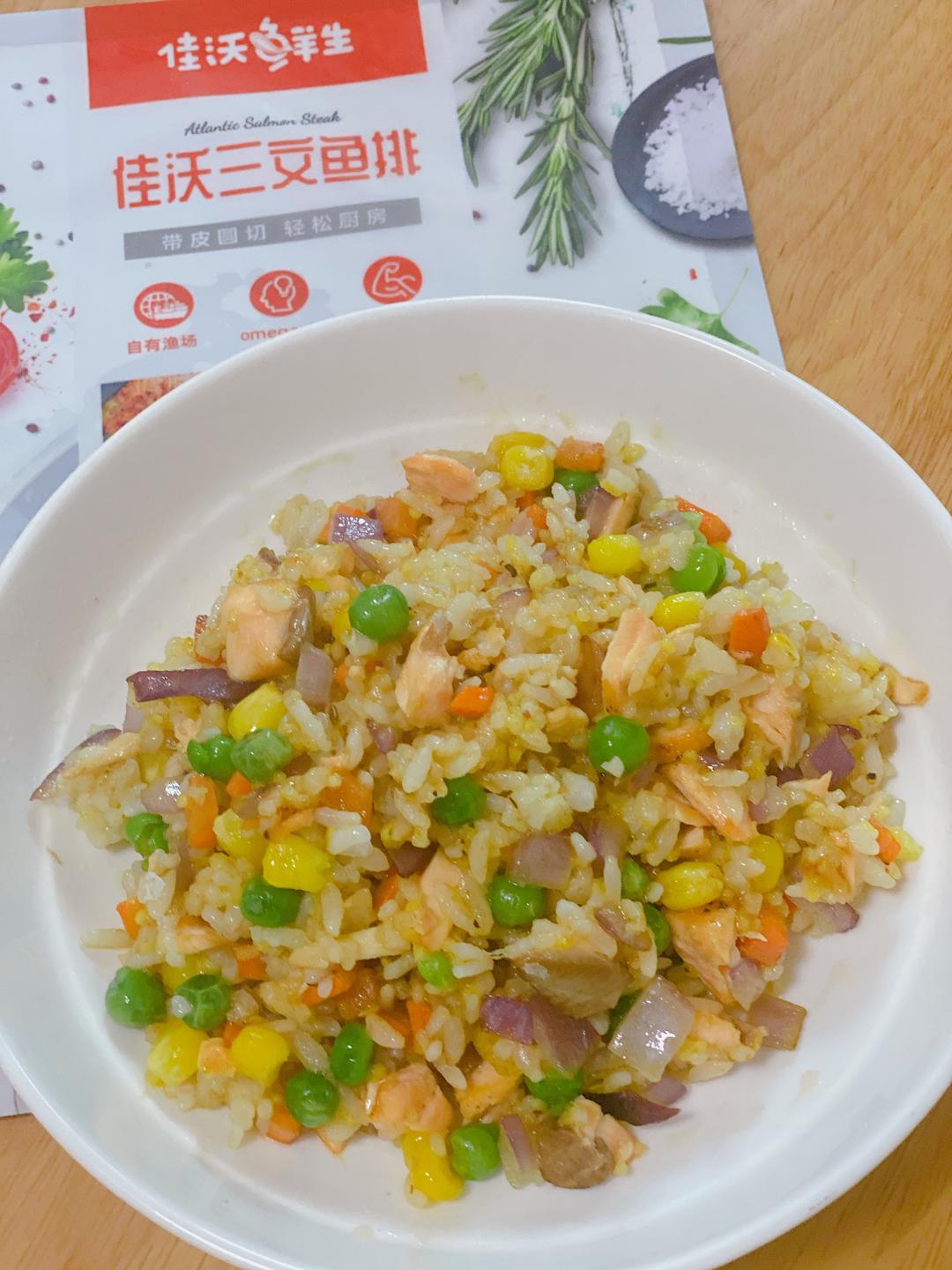 佳沃三文鱼炒饭的做法