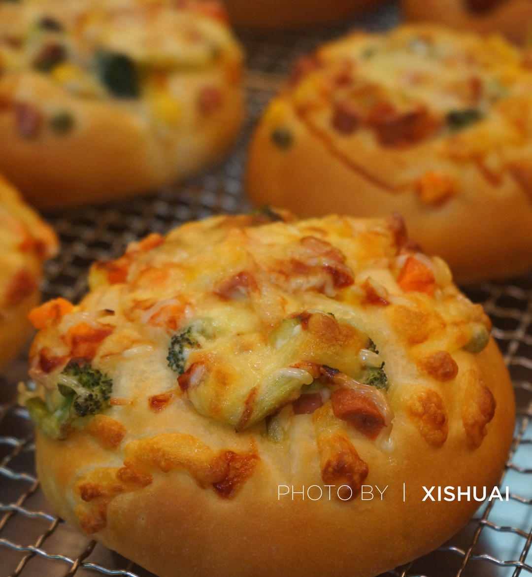 温馨蟋蟀做的和风时蔬面包