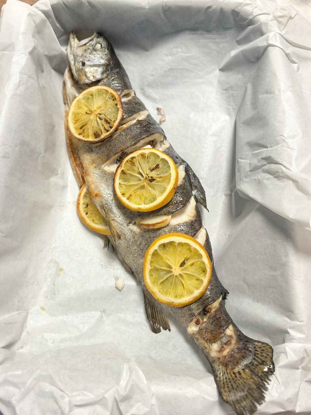 朴素的柠檬盐烤脆皮虹鳟鱼（Oven Baked Rainbow Trout)