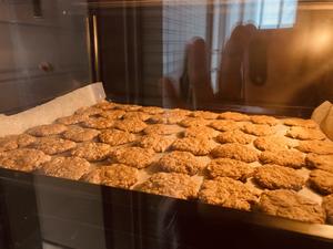 高纤维红糖燕麦饼干（玉米油版）的做法 步骤10