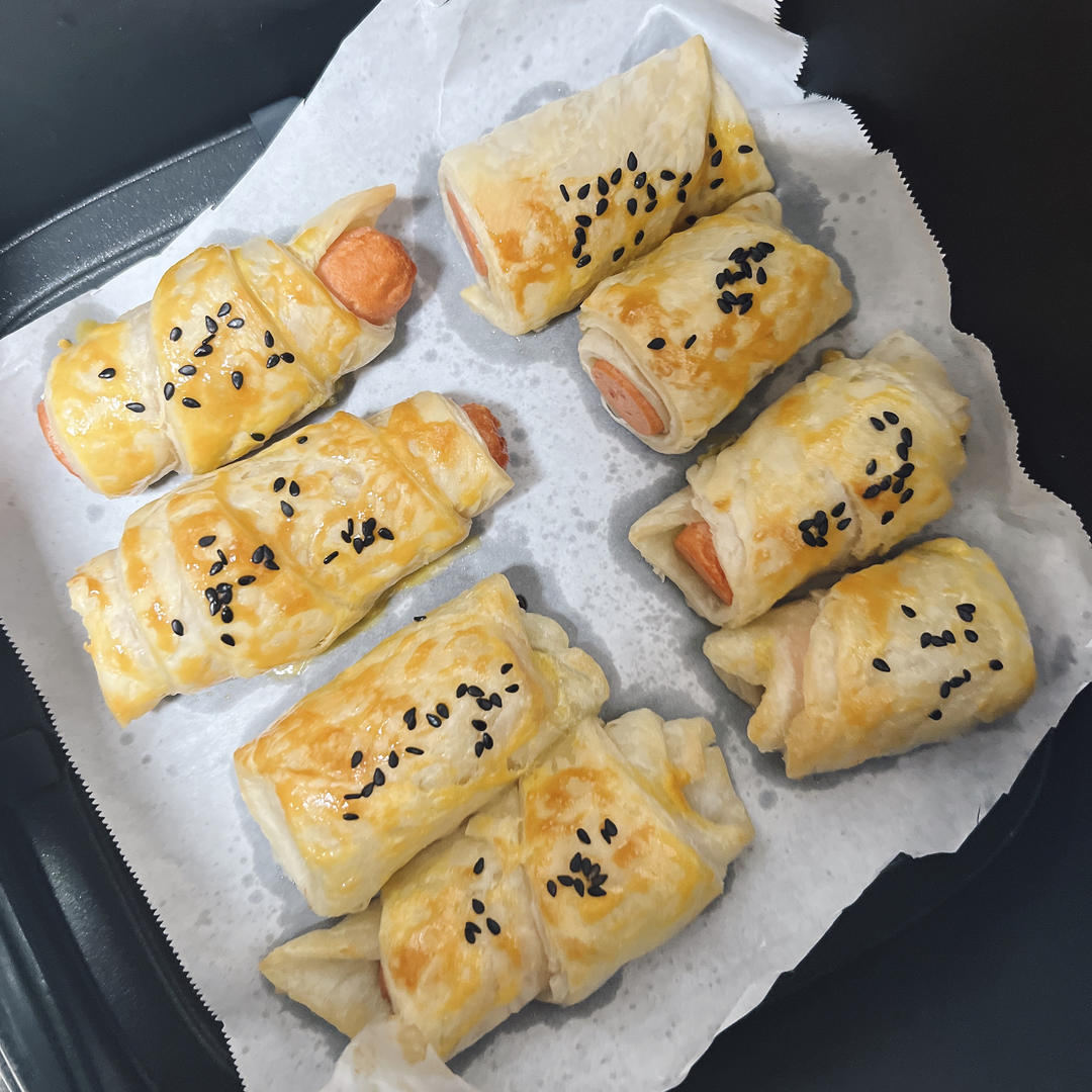 香肠酥皮卷：手抓饼皮还能这样吃，不用和面快速搞定早餐