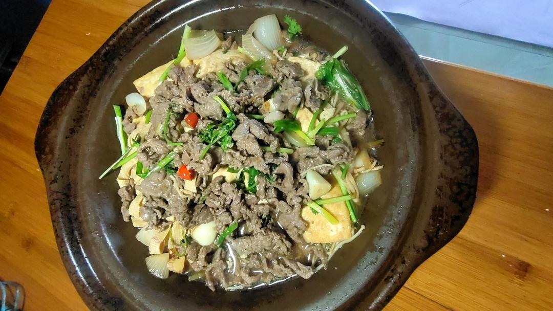 砂锅牛肉煲