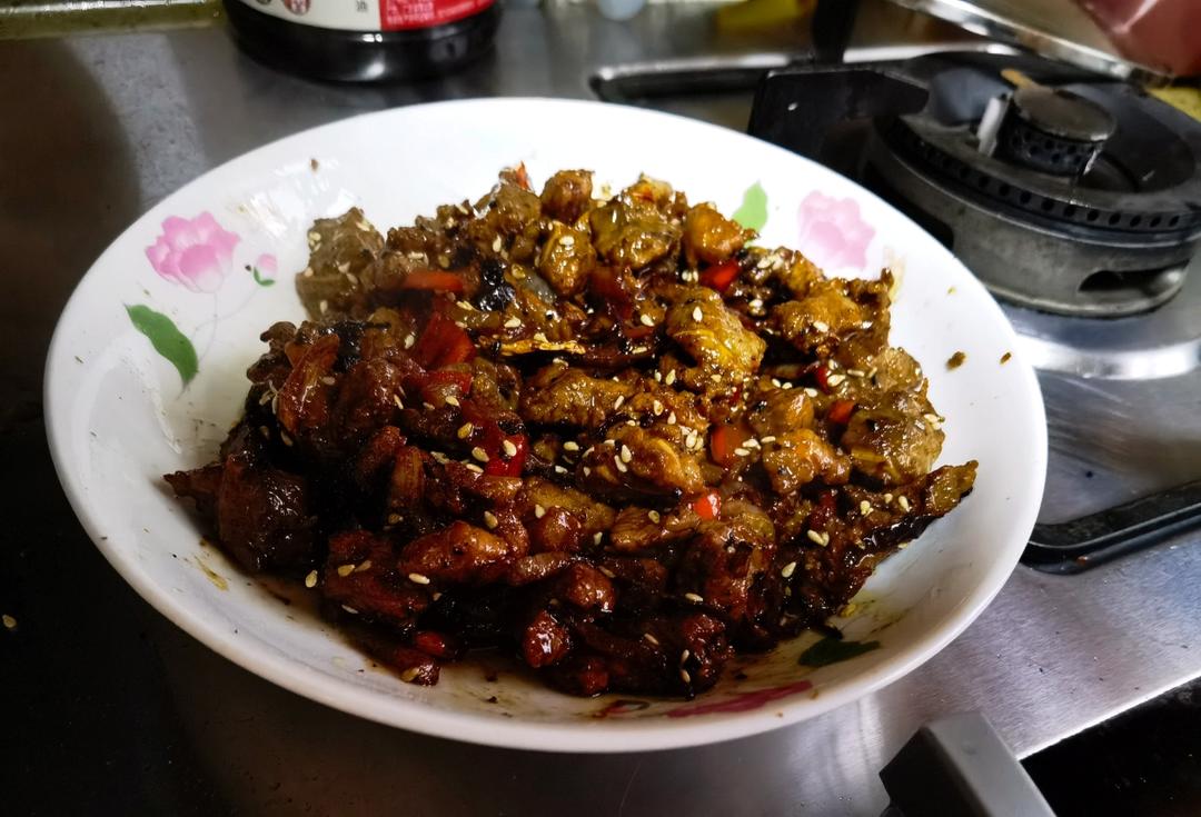 孜然洋葱炒牛肉粒