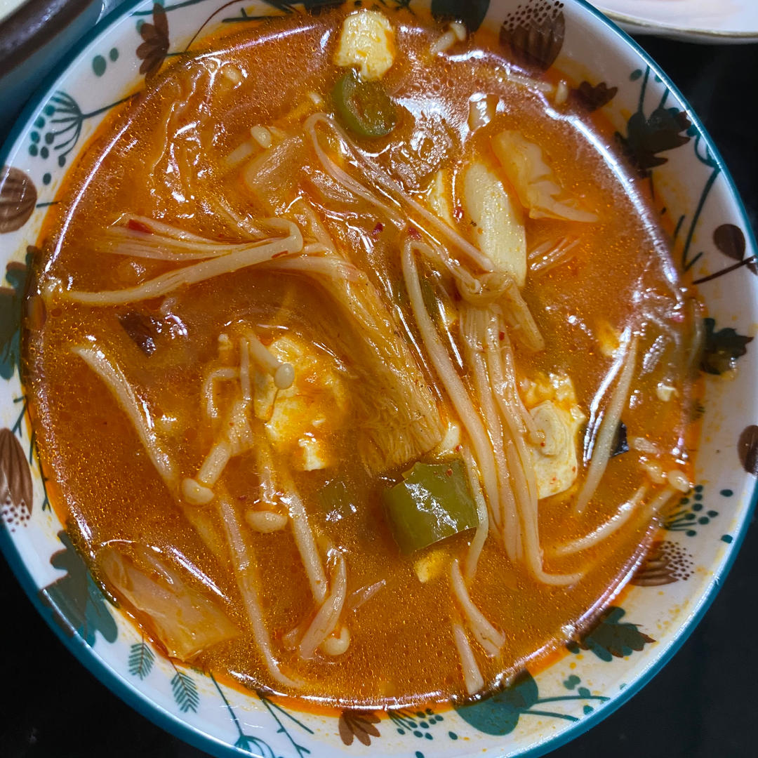 韩式泡菜豆腐锅/辣白菜豆腐汤
