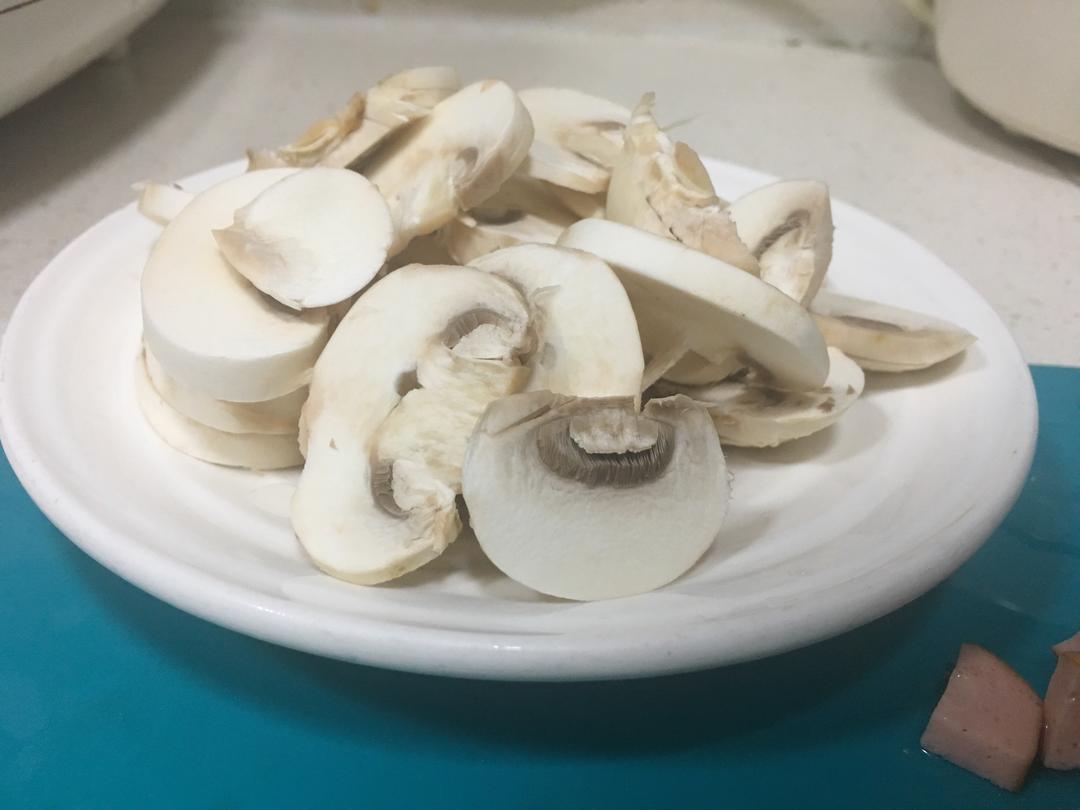 牛奶蘑菇汤（无淡奶油版）