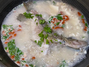 鲈鱼豆腐汤的做法 步骤7