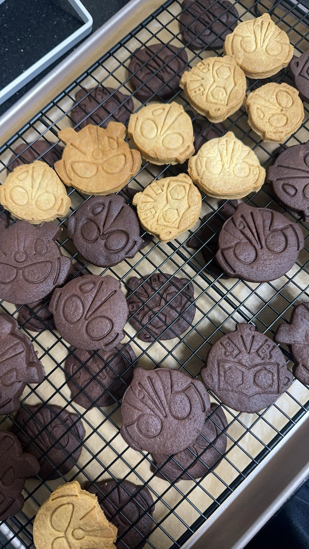 没吃过的都快去做！巨浓巧克力夹心曲奇饼干~