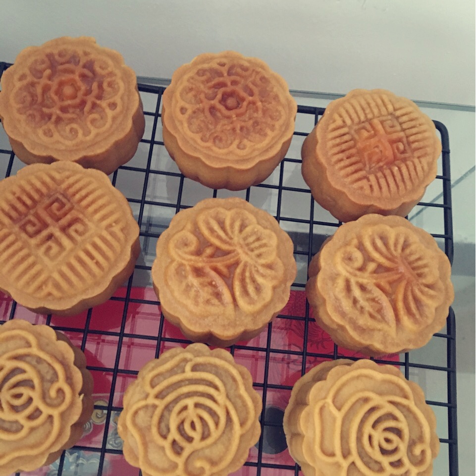 广式月饼——蛋黄莲蓉月饼