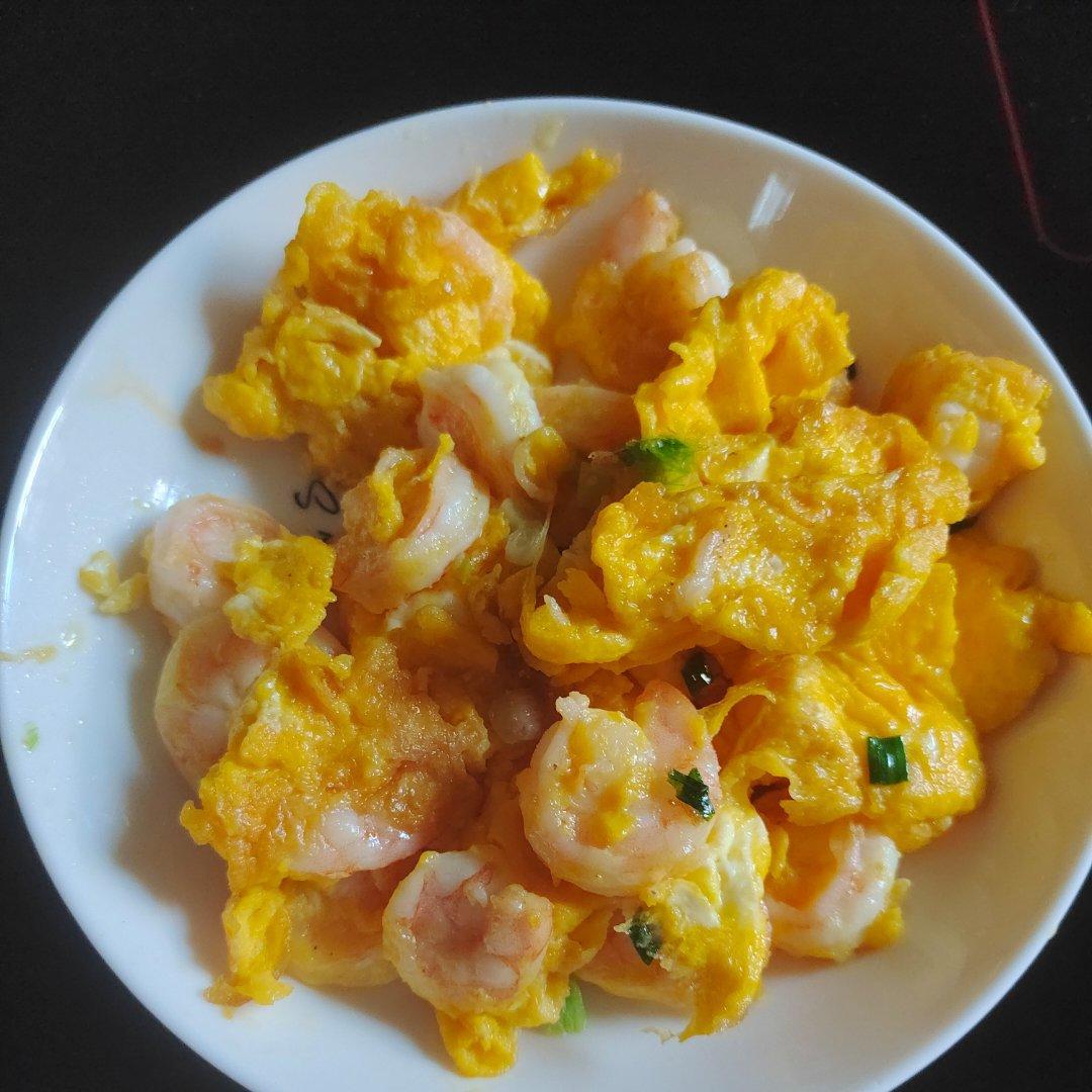 鲜香嫩滑的 虾仁滑蛋