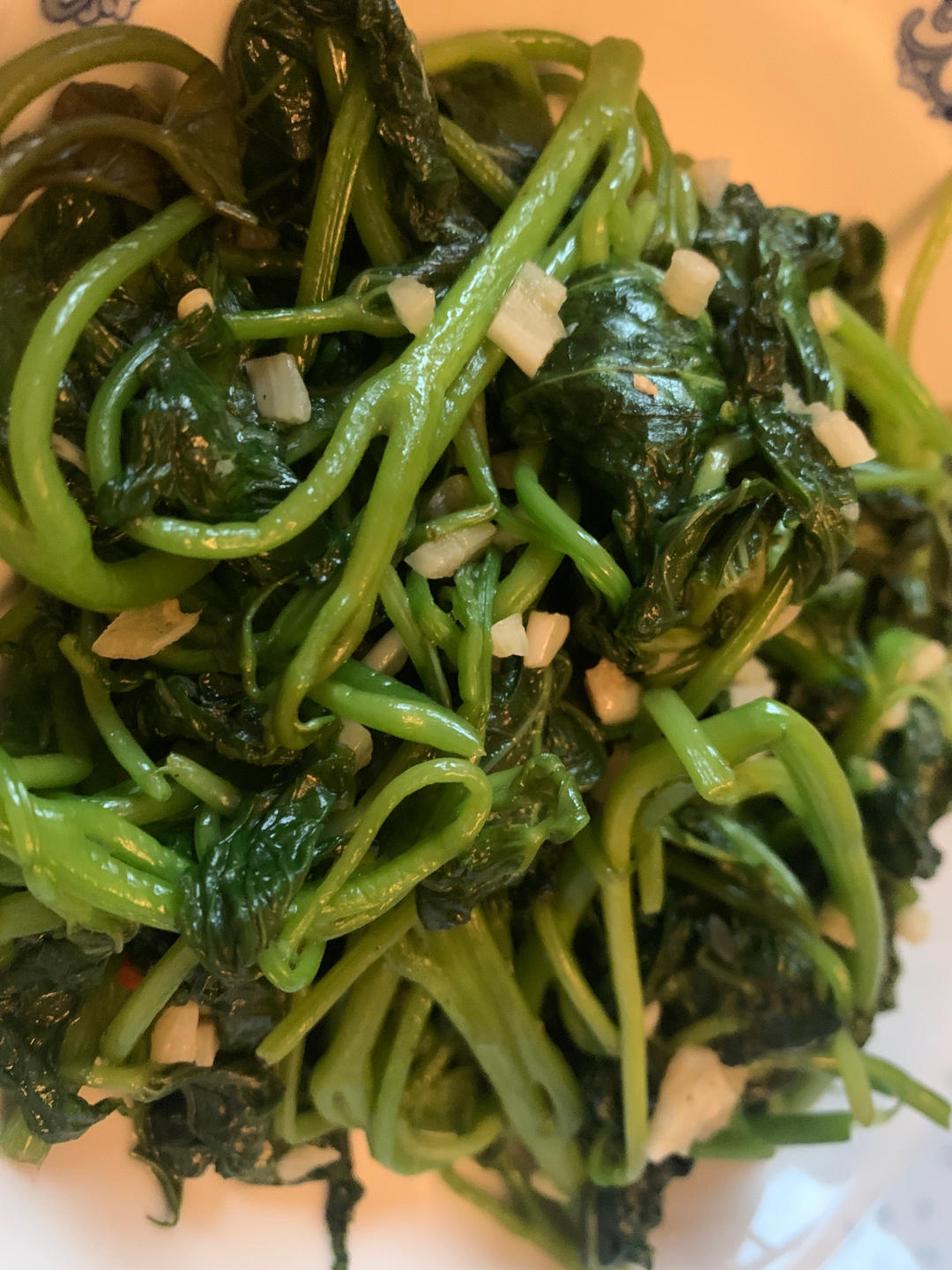 💥蒜蓉炒红薯叶