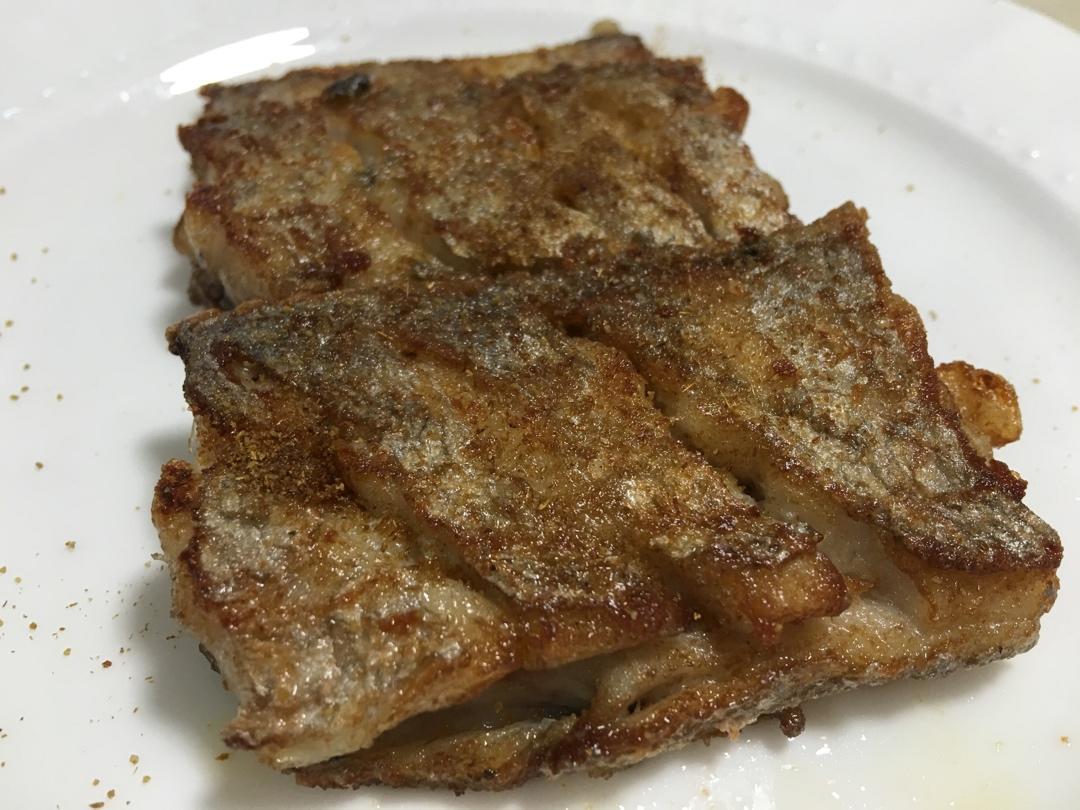 图解“煎鱼~入味又不破皮”的简单方法