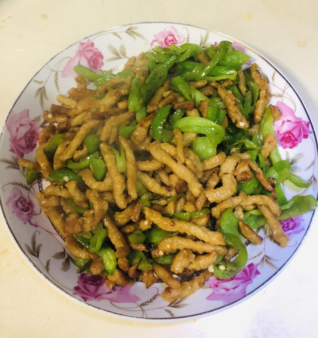 青椒面筋丝的做法