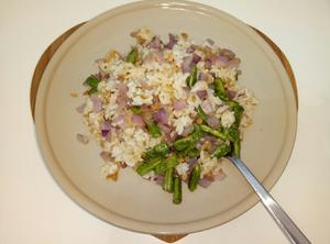开心的紫洋葱四季豆萝卜粒炒饭的做法 步骤3