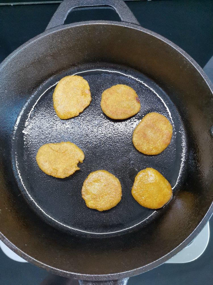 果香红薯饼 宝宝辅食食谱