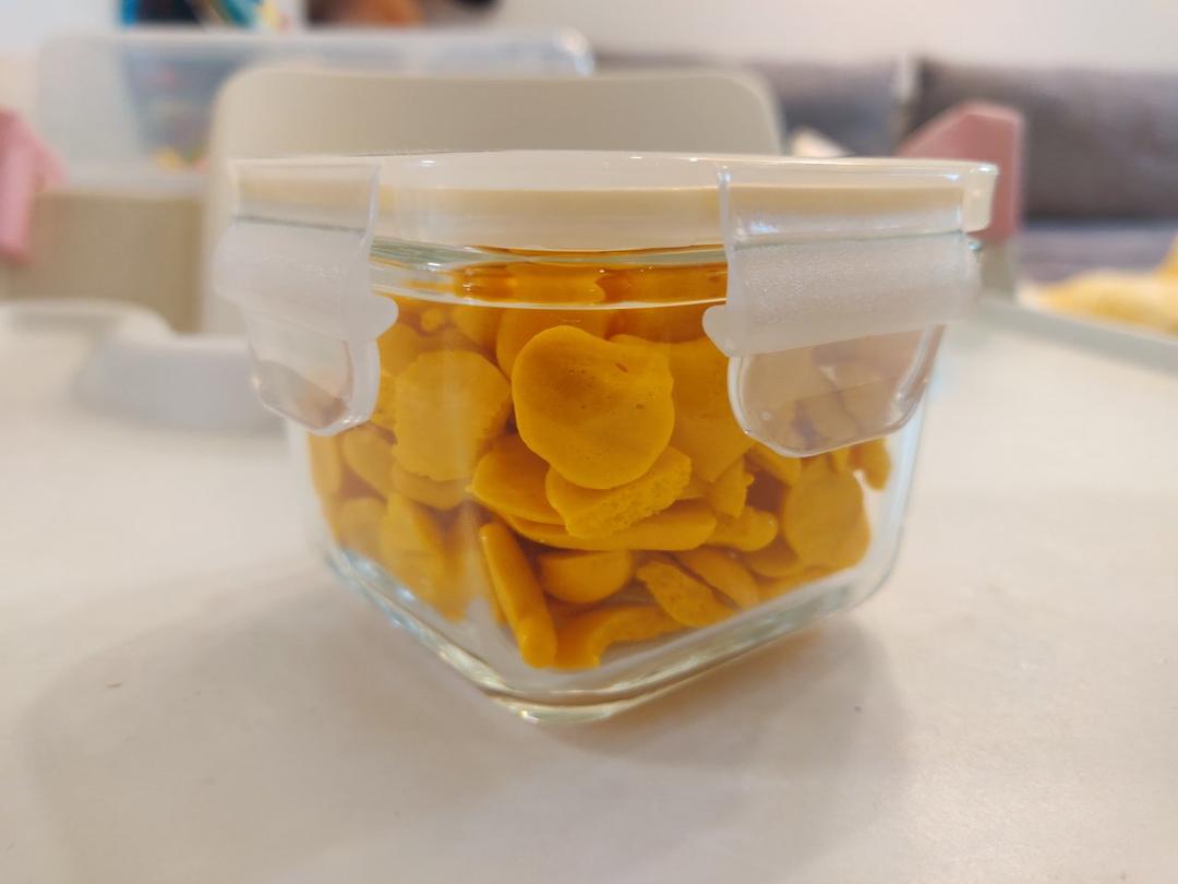 入口即化的无添加蛋黄溶豆