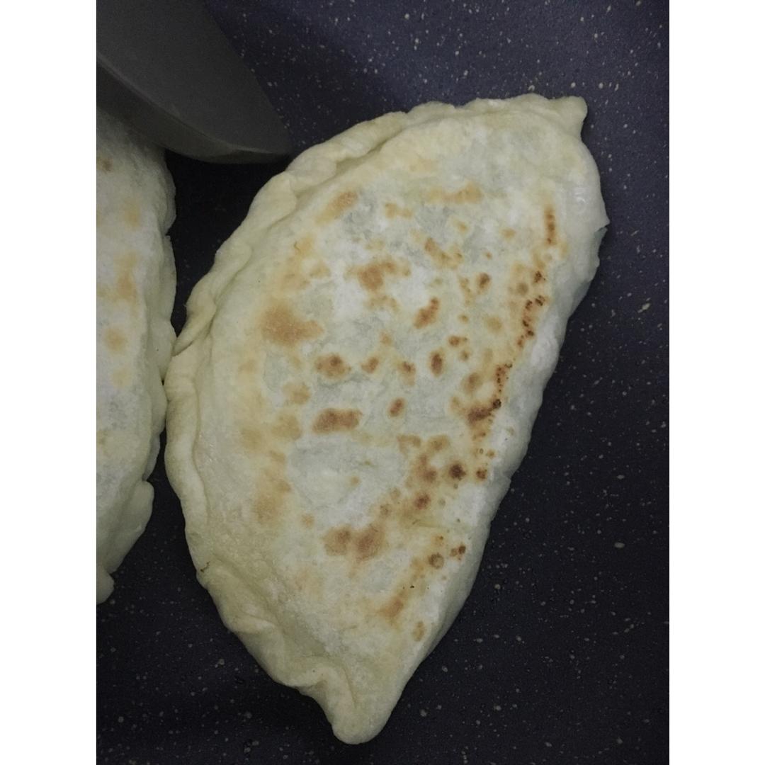 韭菜盒子 Chinese Leek and Egg Pasty