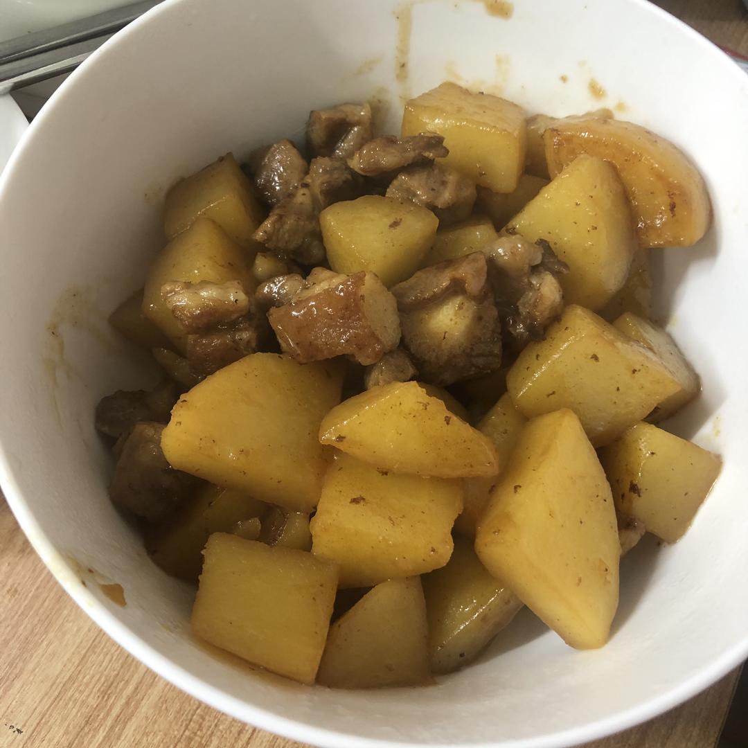 土豆炖五花肉