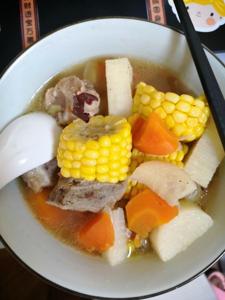连吃三碗的玉米山药排骨汤