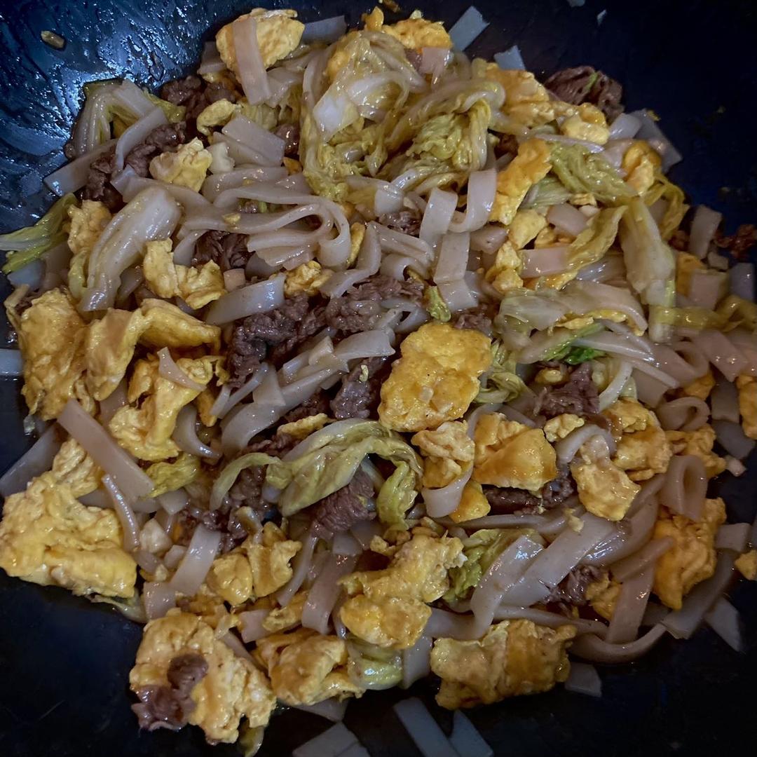 路边摊的炒河粉