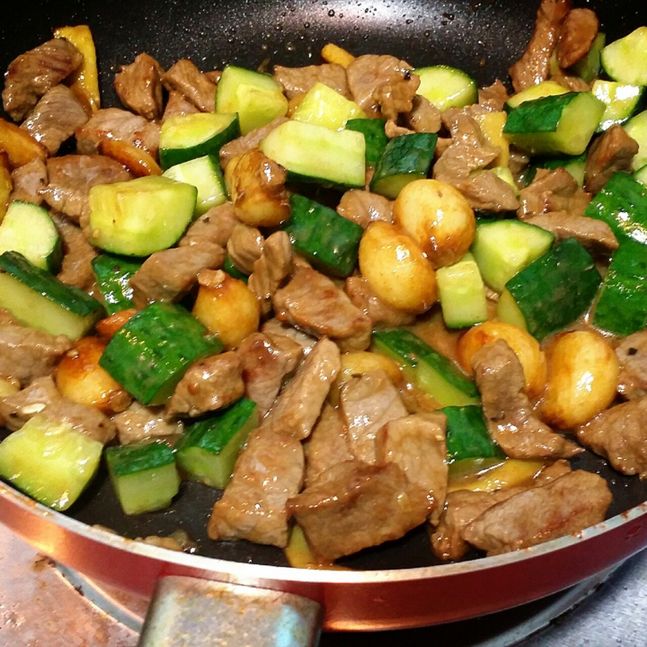 黑蒜子牛肉粒