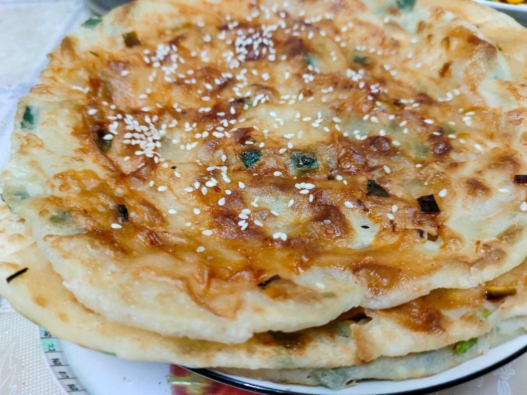 烙饼不硬的小窍门 掌握了你也能看出柔软多层凉了不硬的小油饼