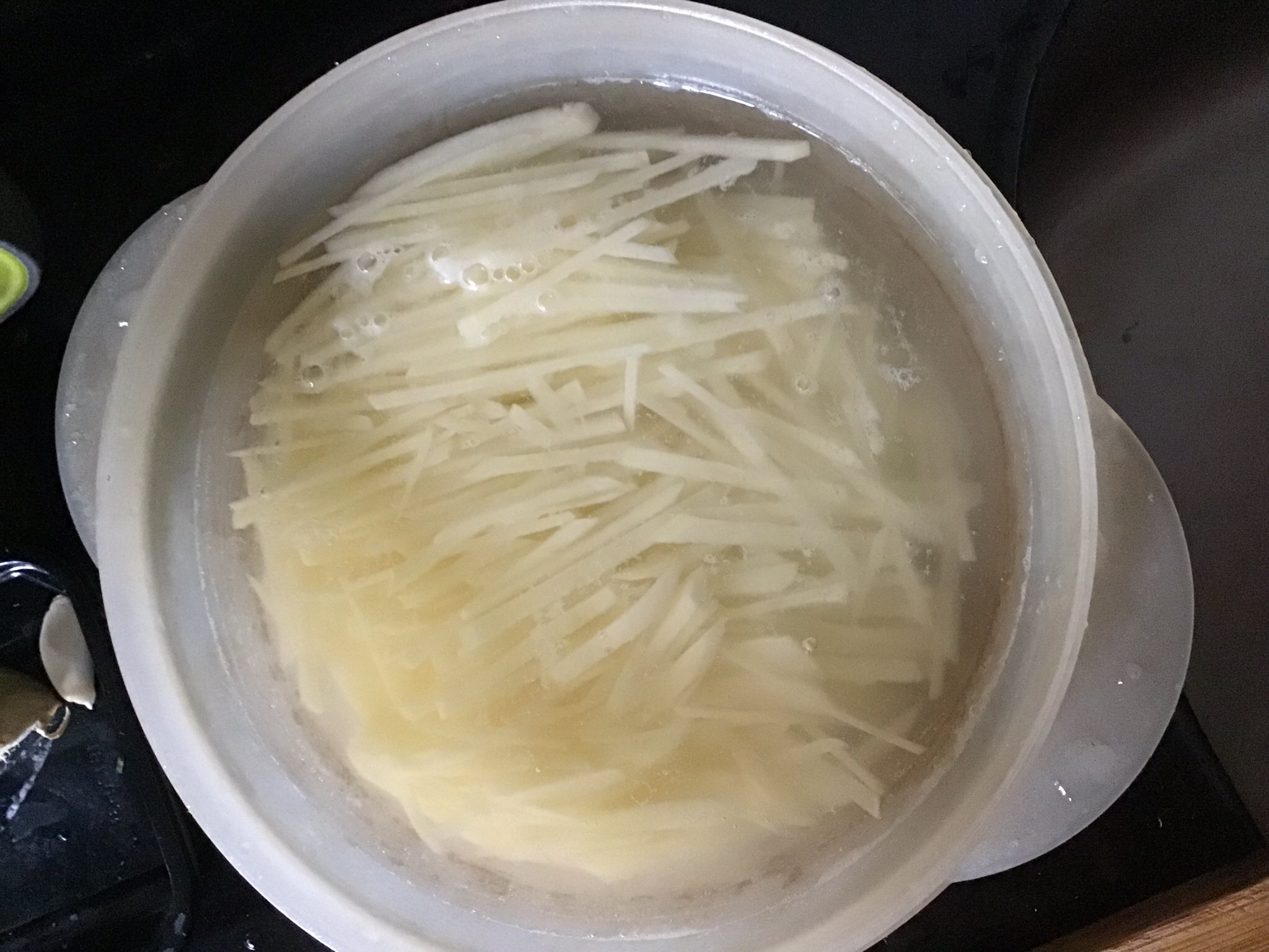 土豆丝炒鸡肉丝（新手详细操作）的做法 步骤7
