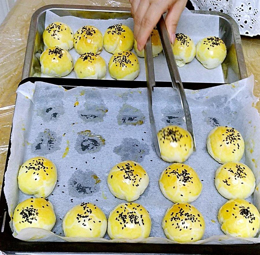 排四个小时队也买不到的鲜肉月饼，秘诀是放麻油！