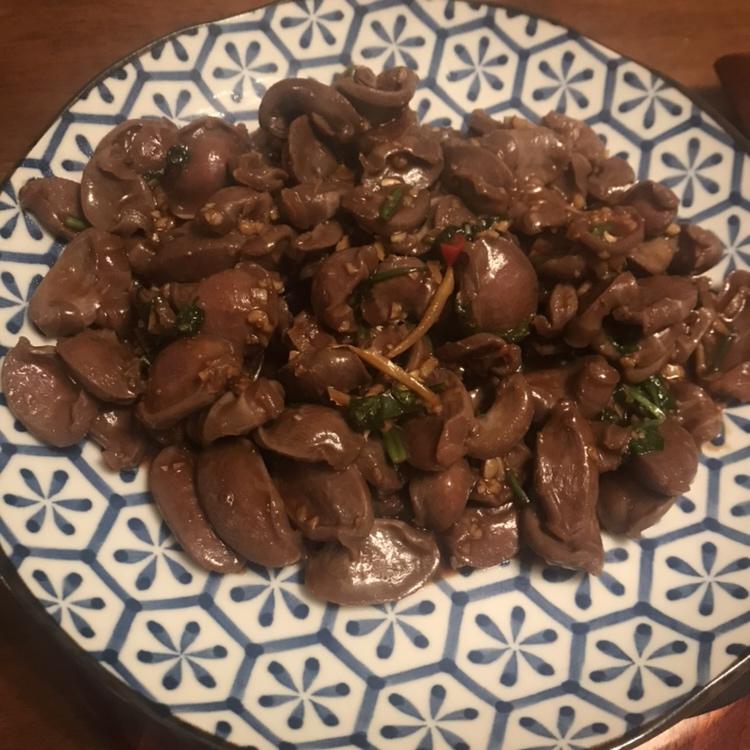 厨师长教你：农家菜“青椒炒鸭胗”的做法，看得口水直流