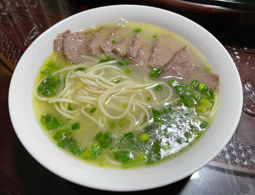 杨非文做的清汤牛肉面
